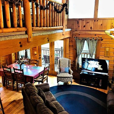 Bear Pleasures Cabin Villa Gatlinburg Eksteriør billede