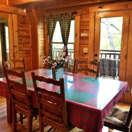 Bear Pleasures Cabin Villa Gatlinburg Eksteriør billede