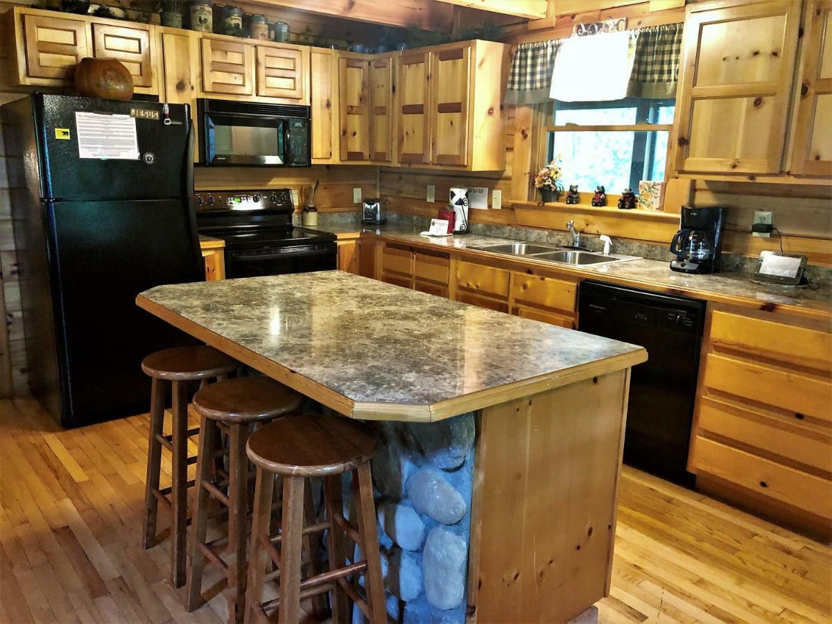 Bear Pleasures Cabin Villa Gatlinburg Eksteriør billede